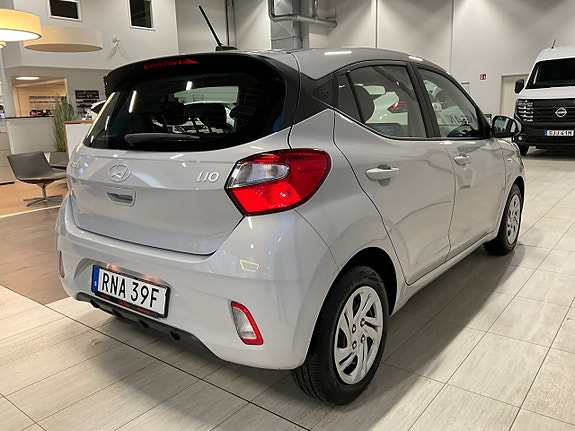 Hyundai i10 4 of 14