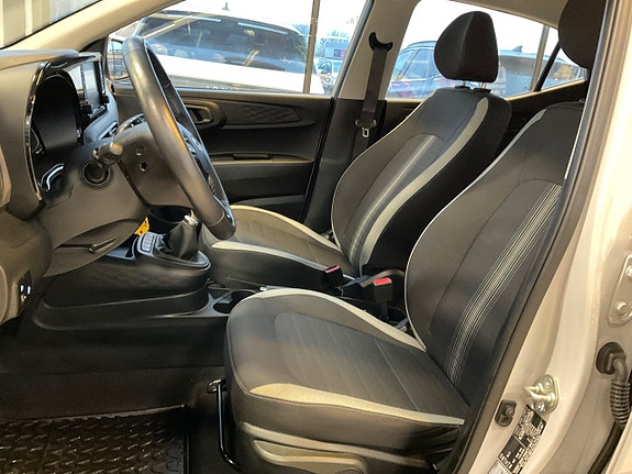 Hyundai i10 8 of 14