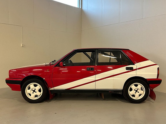 Lancia Delta 5 of 26