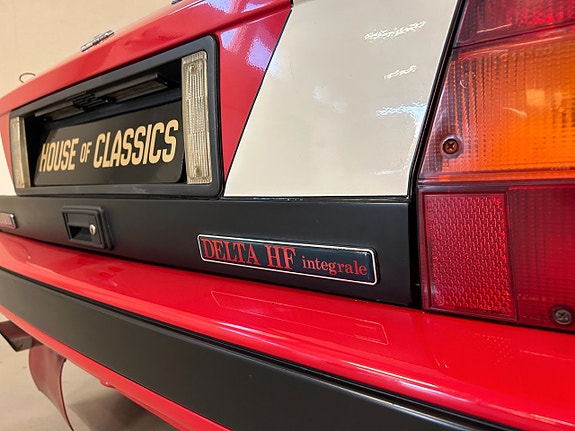 Lancia Delta 12 of 26
