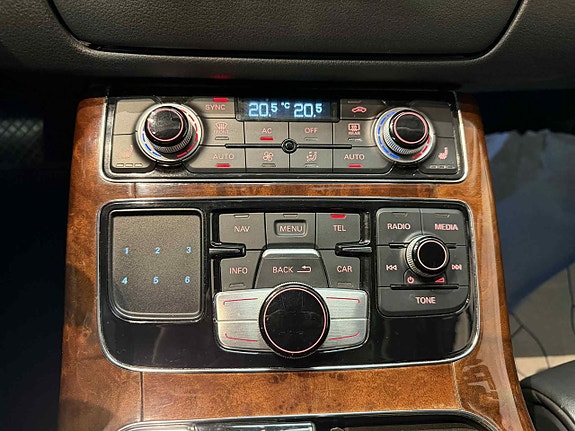 Audi A8 23 of 30