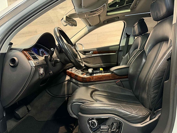 Audi A8 7 of 30