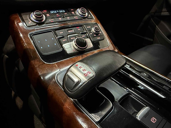 Audi A8 18 of 30