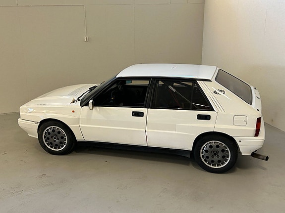 Lancia Delta 8 of 27