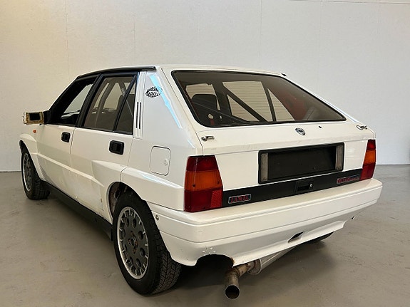 Lancia Delta 6 of 27