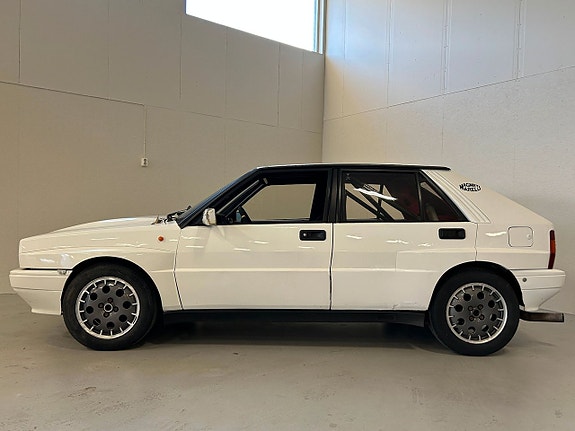 Lancia Delta 5 of 27