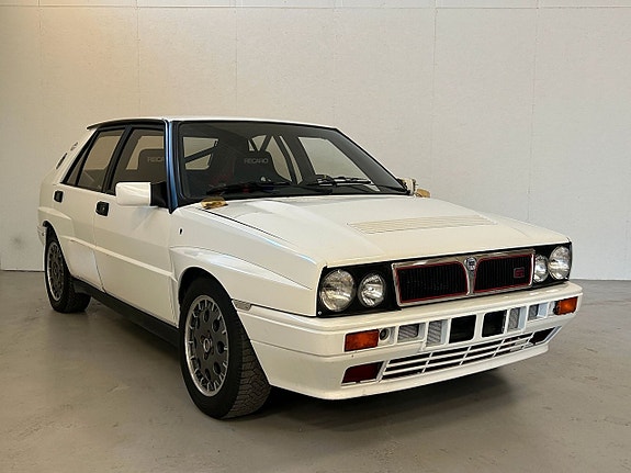 Lancia Delta 3 of 27