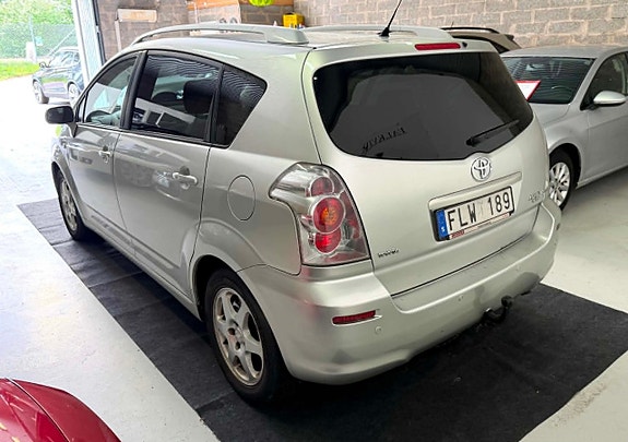 Toyota Corolla Verso 5 of 5