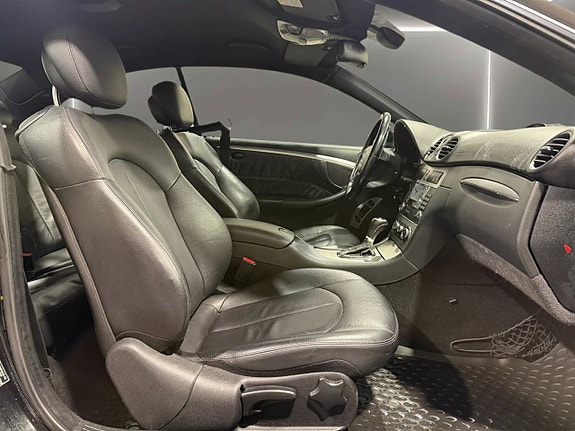 Mercedes-Benz CLK200 6 of 8