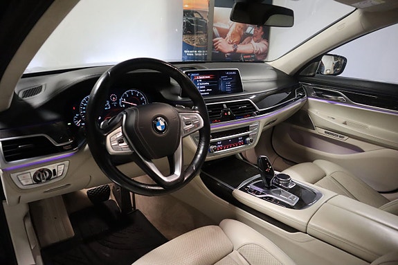 BMW 750Li 8 of 23