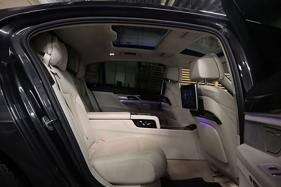 BMW 750Li 16 of 23