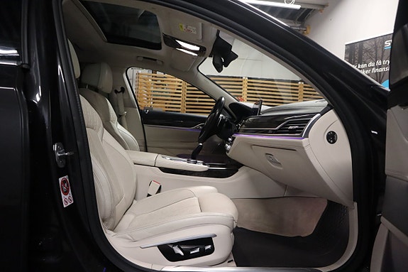 BMW 750Li 17 of 23