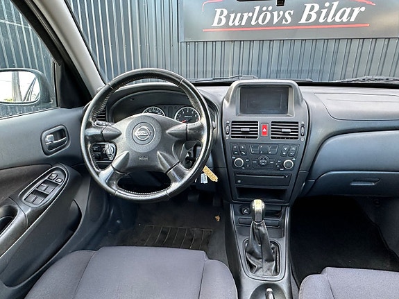 Nissan Almera 8 of 9