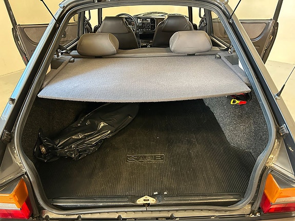 Saab 900 14 of 24