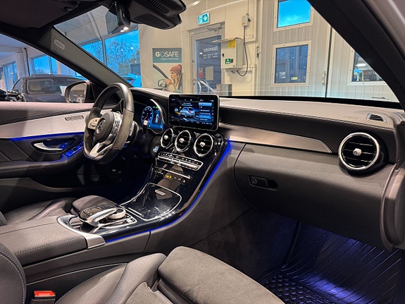 Mercedes-Benz C300 9 of 27
