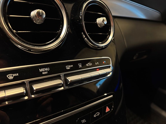 Mercedes-Benz C300 17 of 27