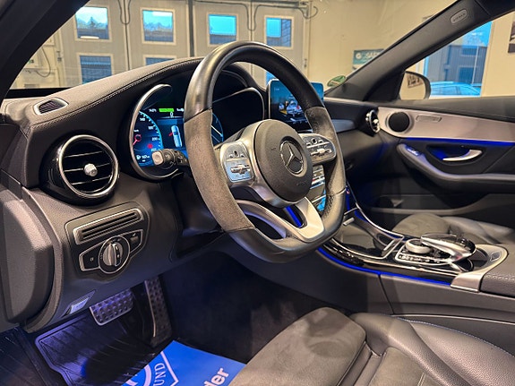 Mercedes-Benz C300 7 of 27
