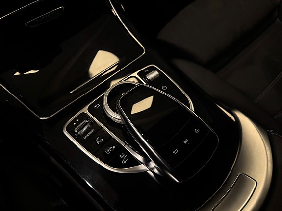 Mercedes-Benz C300 19 of 27