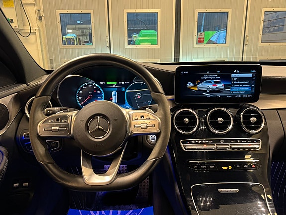 Mercedes-Benz C300 8 of 27