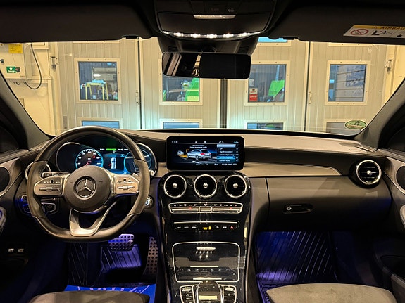 Mercedes-Benz C300 5 of 5