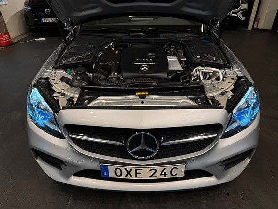 Mercedes-Benz C300 24 of 27