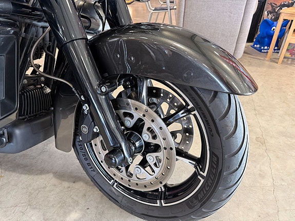 Harley-Davidson Ultra Limited CVO #DrJekill&Hyde# 7 of 17