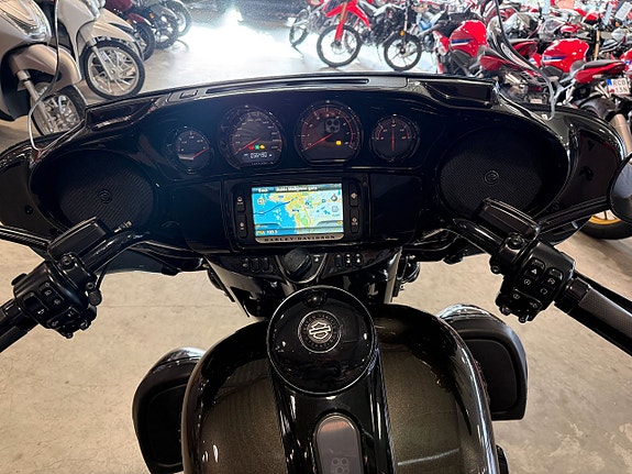 Harley-Davidson Ultra Limited CVO #DrJekill&Hyde# 17 of 17