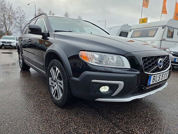 Volvo XC70 2 of 5