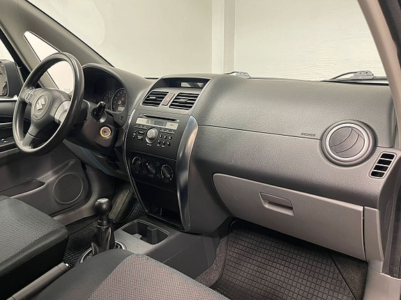 Suzuki SX4 9 of 15