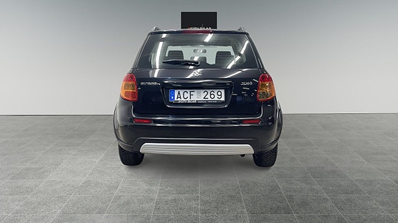 Suzuki SX4 6 of 15