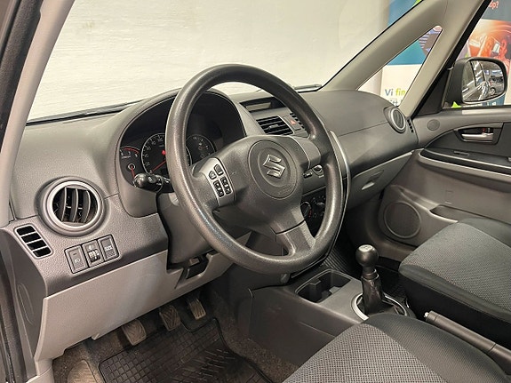 Suzuki SX4 11 of 15