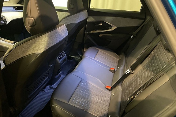 Peugeot e-3008 5 of 5