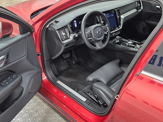 Volvo V60 2 of 11