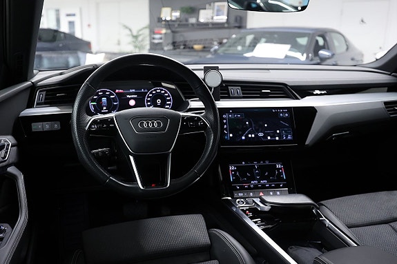 Audi e-tron 19 of 25
