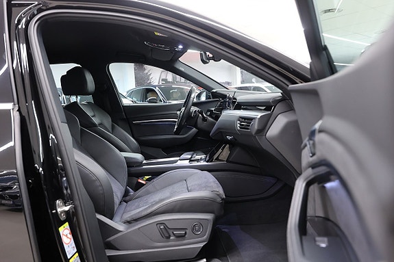 Audi e-tron 15 of 25