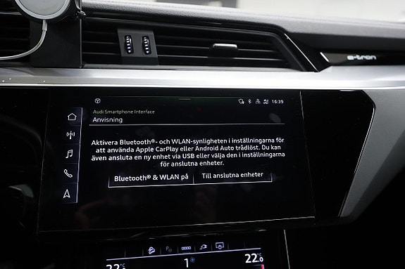 Audi e-tron 24 of 25
