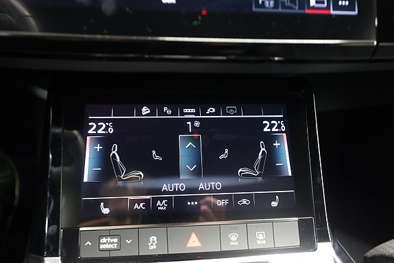 Audi e-tron 22 of 25