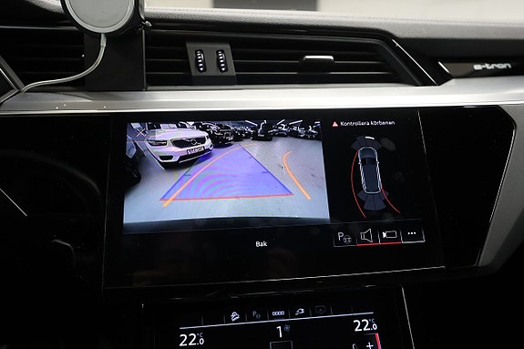 Audi e-tron 21 of 25