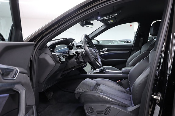 Audi e-tron 17 of 25