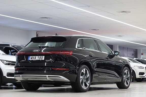 Audi e-tron 7 of 25