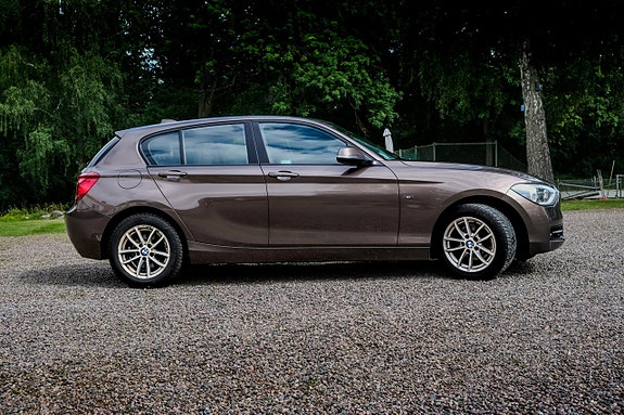 BMW 118d 4 of 5