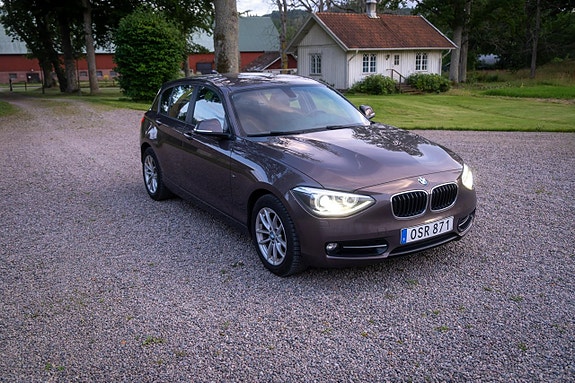 BMW 118d 3 of 5