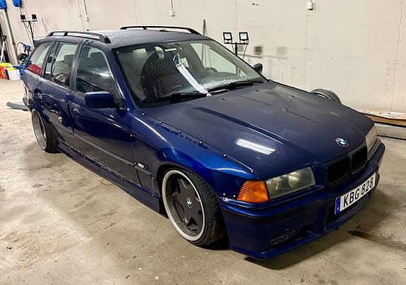 BMW 328i
