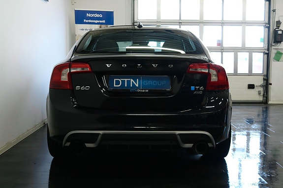 Volvo S60 4 of 5