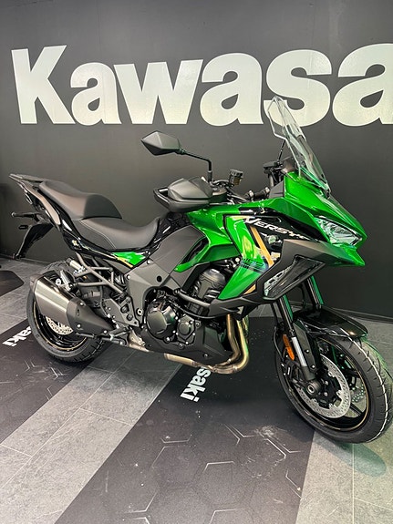 Kawasaki Versys 1100 S 2 of 2