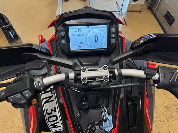 Polaris 850 Indy VR1 137 -24 4 of 4