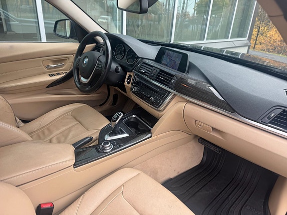 BMW 320 12 of 19