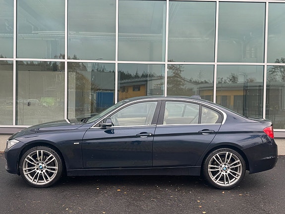 BMW 320 2 of 19