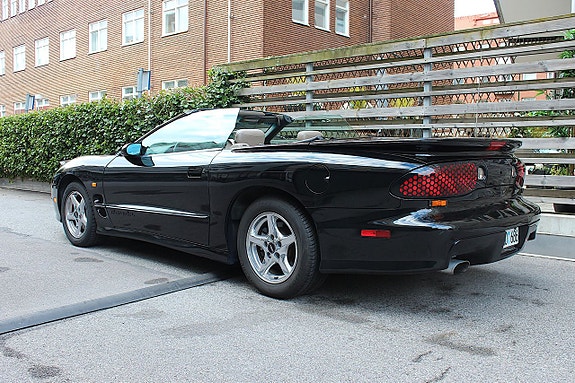 Pontiac Firebird 3 of 5