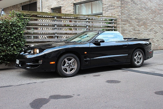 Pontiac Firebird 2 of 5